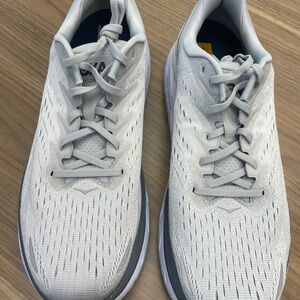Mens HOKA One-One Clifton 8 size M10.5 2E Athletic Shoes